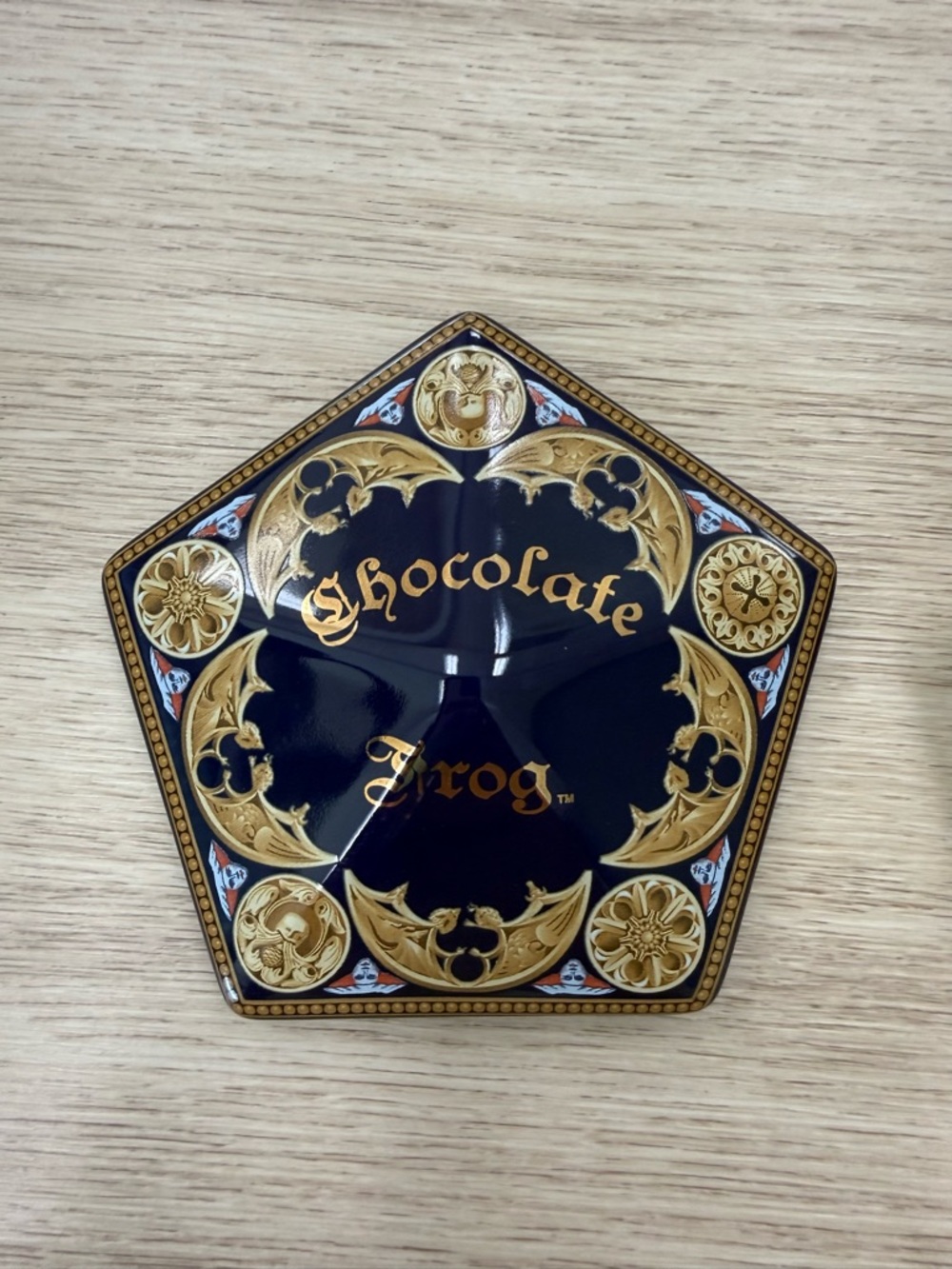 Harry Potter Chocolate Frog Collectible ceramic Navy & Gold. Universal Studios